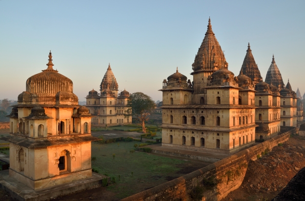 Cenotaphs_in_Orchha